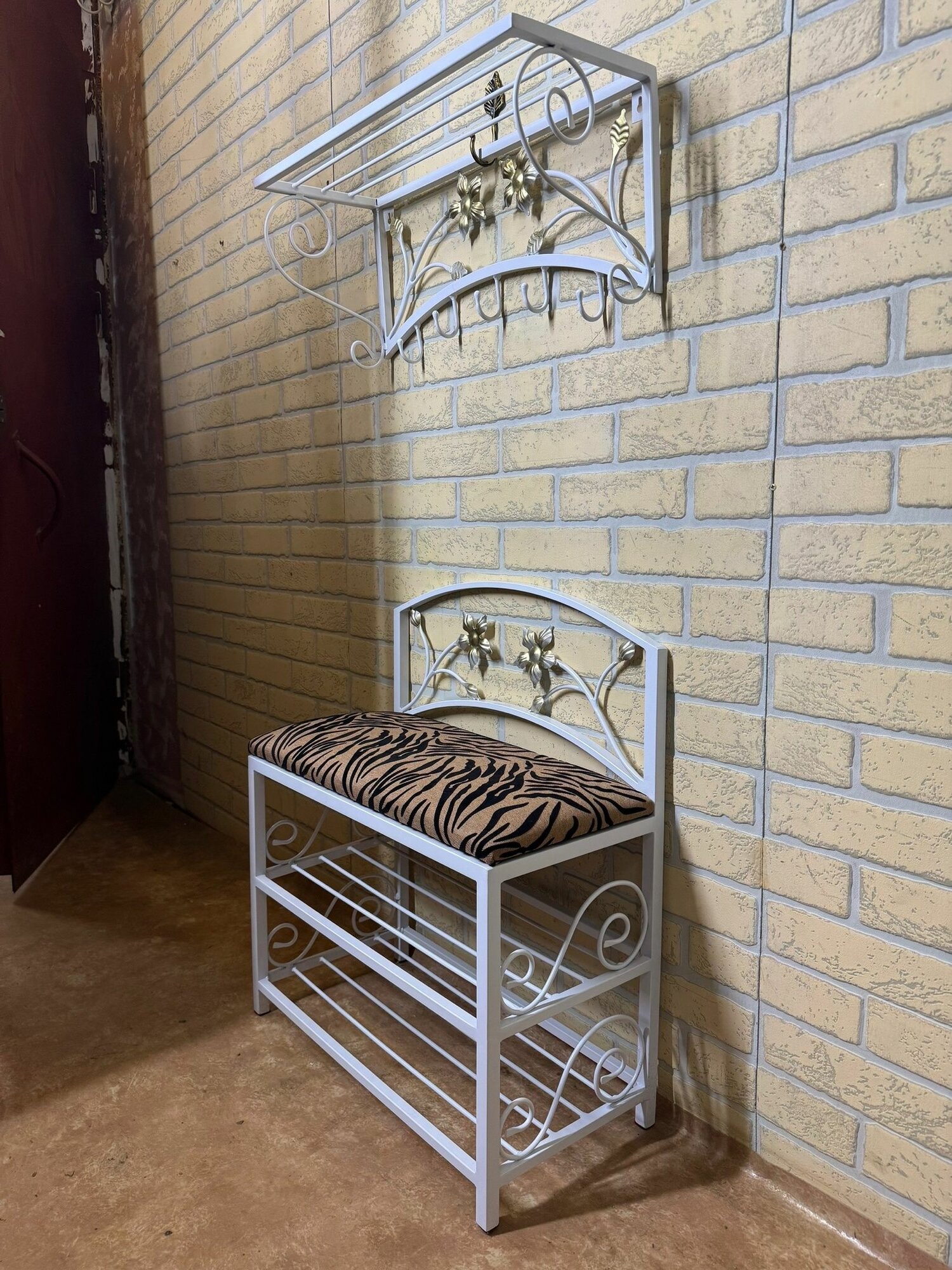 Кованая прихожая, Студия кованой мебели Нива, цвет белый/бежевый/черный — фото 1