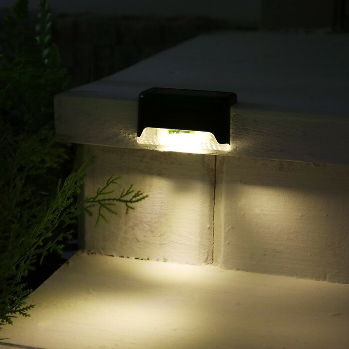 Садовый светильник на солнечной батарее, 8 × 4.5 × 4.5 см, 1 LED, свечение тёплое белое, чёрный(4 шт.)
