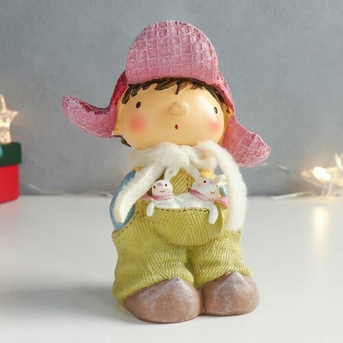 Сувенир полистоун Мальчик в комбинезоне с зайчиками в кармашке 115х85х15 см 1092₽