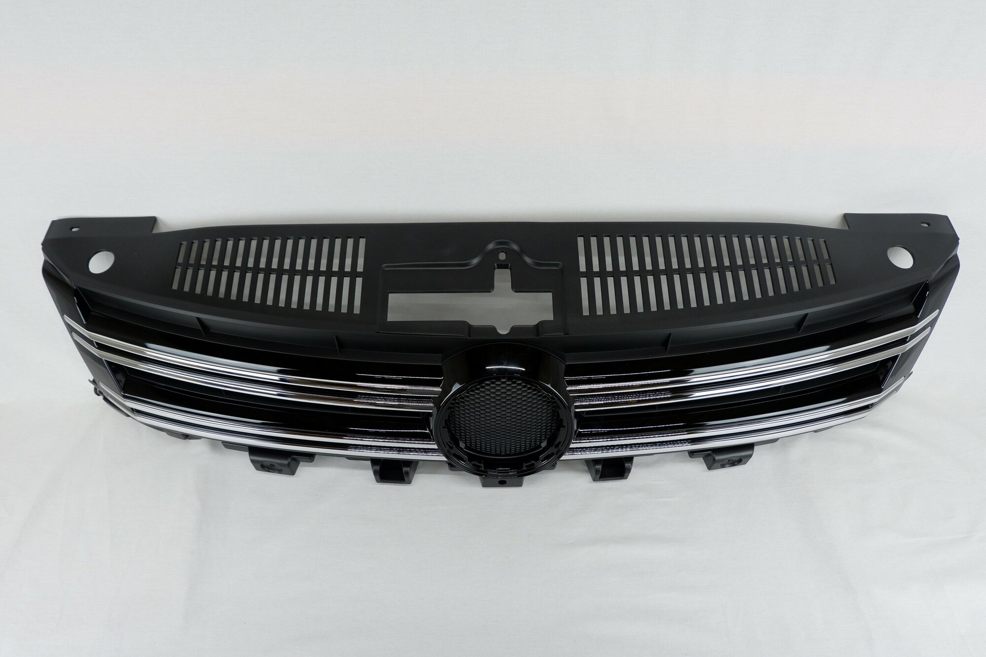 Решетка радиатора Volkswagen Tiguan 1 2011-2016 5N0853651H9B9