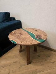 Журнальный столик из дерева со смолой