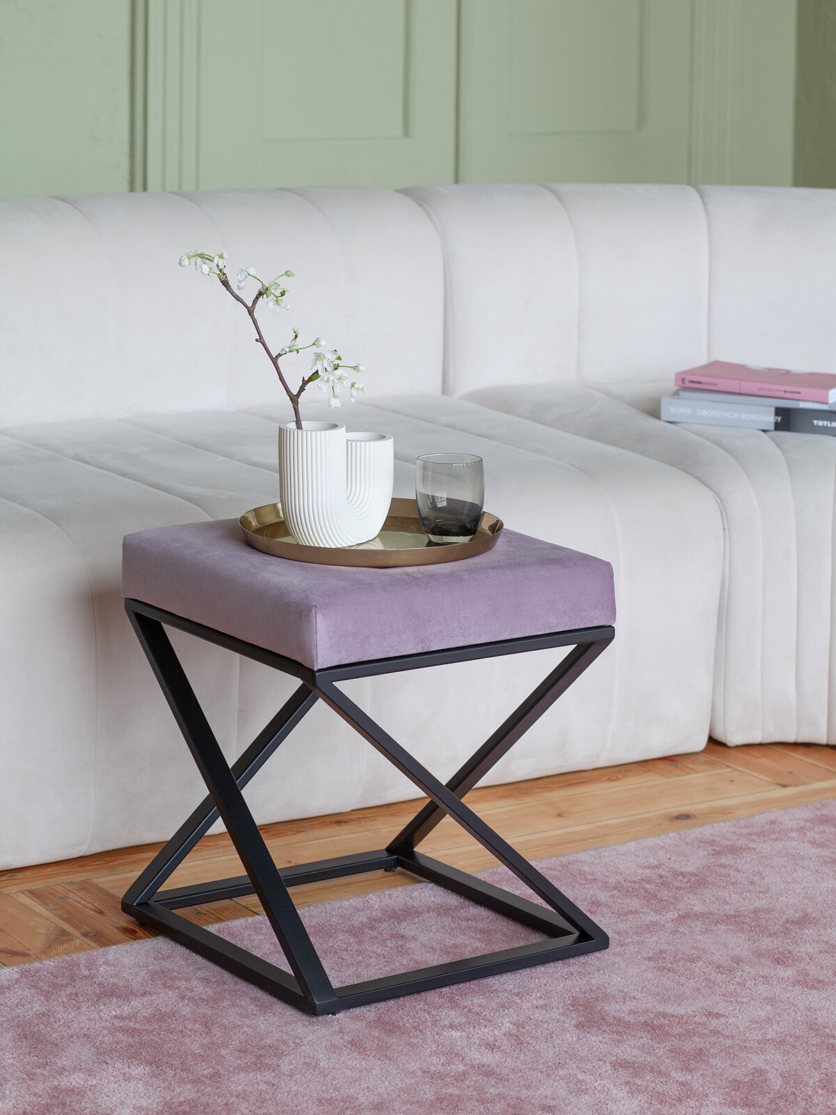 Пуф GreenWeen Chelsea Dusty Pink, велюр, черный, 40 см x 40 см х 45 см — фото 1