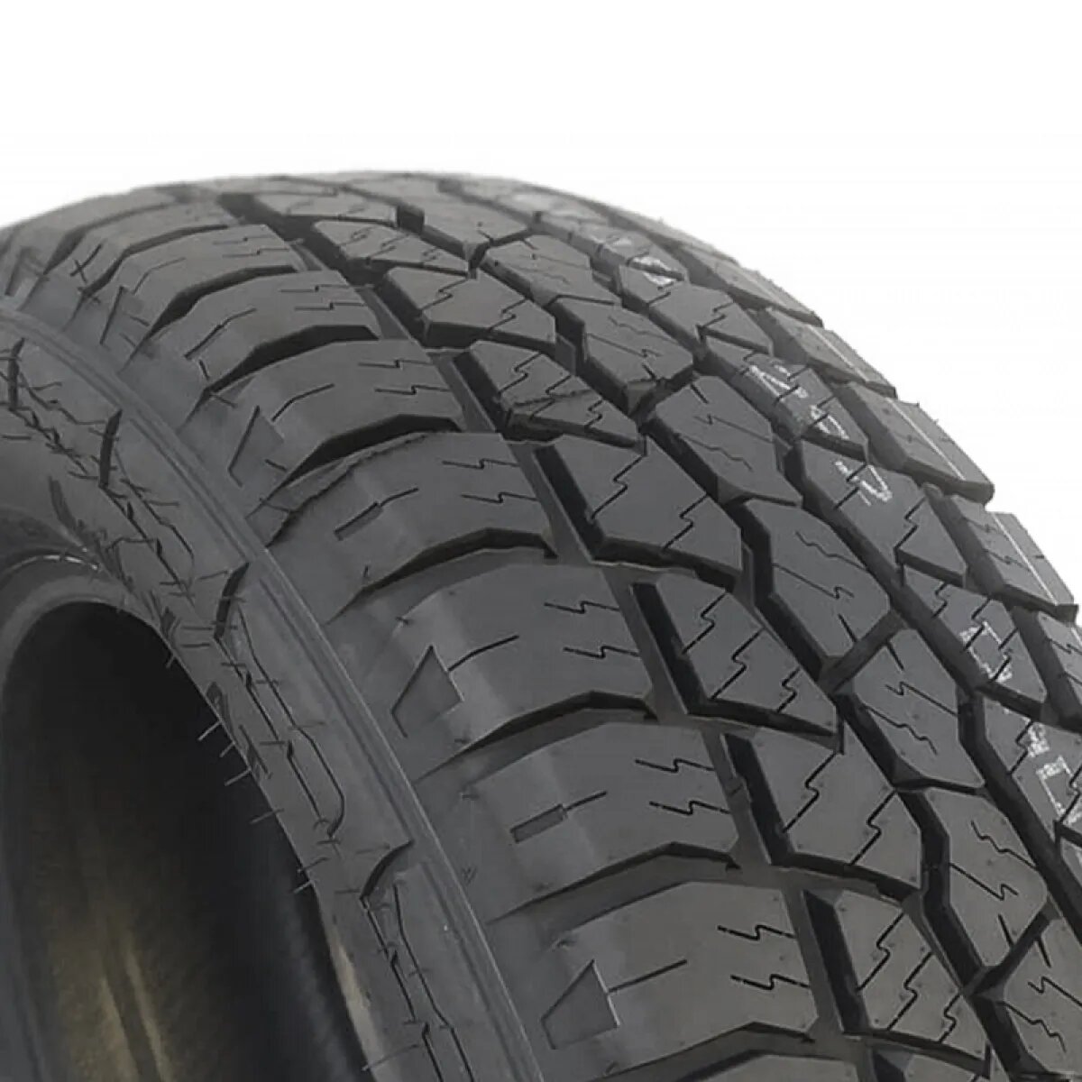 Triangle TR292 235/65 R17 104T