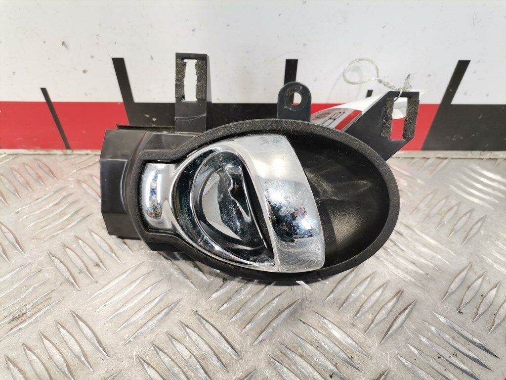 Ручка двери внутренняя передняя правая Nissan Juke 80670BA61A арт. 908808