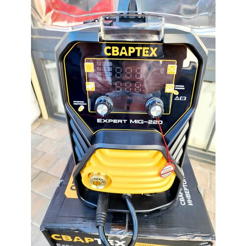 Сварочный инверторный полуавтомат свартех Expert MIG-220 MIGMMATIG Lift цифровой дисплей электродержатель клеммы горелка MIG евро 18975₽