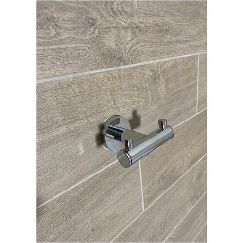 Крючок настенный двойной хром