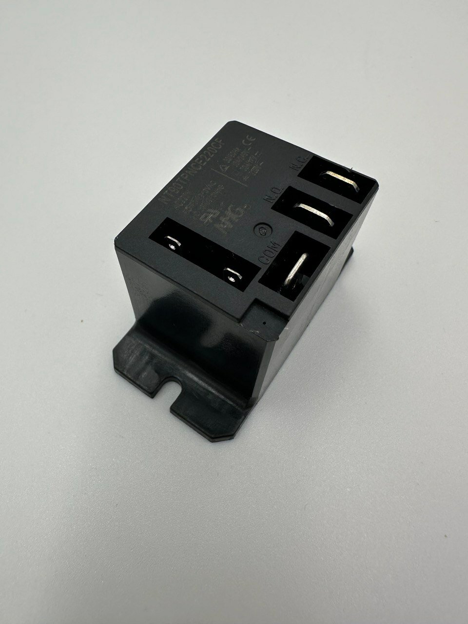 Реле электромагнитное NT90TPNCE220CF (с закрытыми контактами) — фото 1