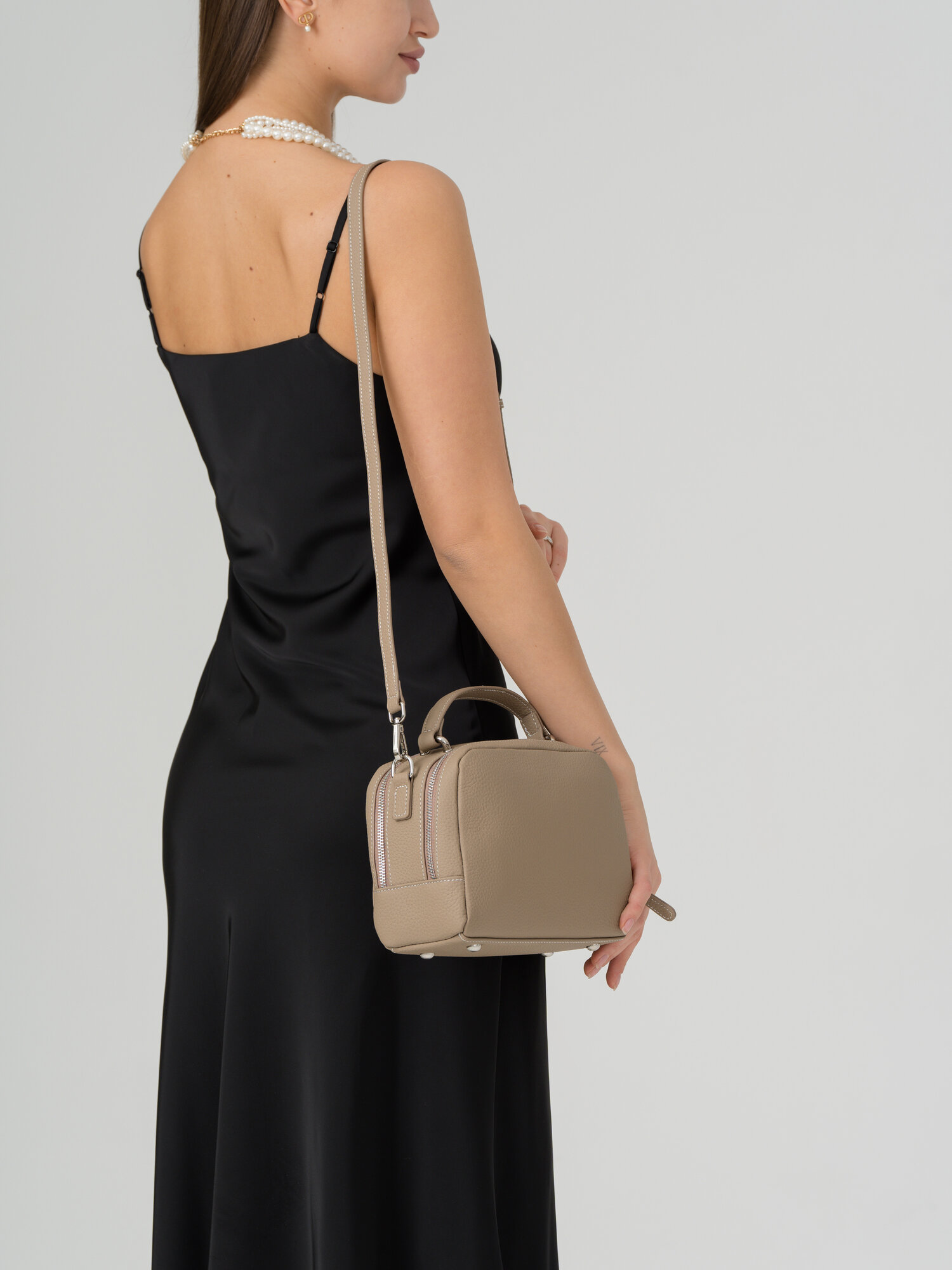 Сумка кросс-боди Daniele Riccardi, фактура зернистая, бежевый — фото 1