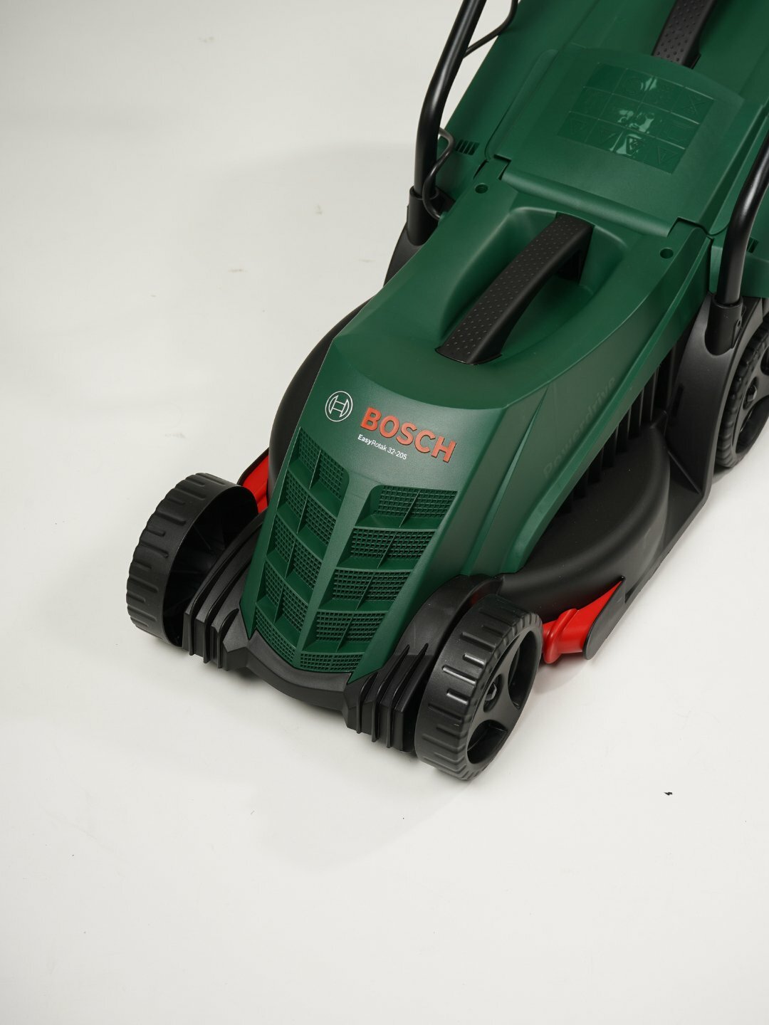 Электрическая газонокосилка BOSCH Rotak 32 (0.600.885.B00), 1200 Вт, 32 см — фото 1