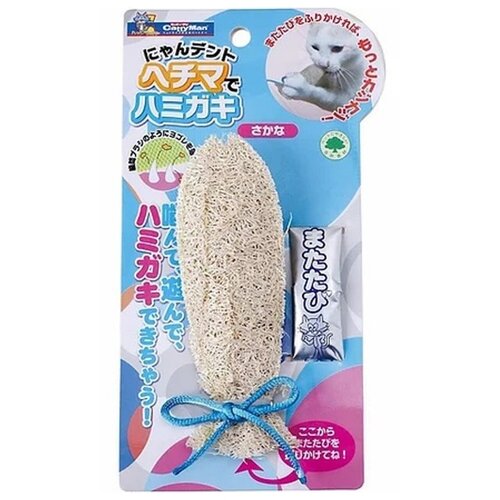 Игрушка для кошек Japan Premium Pet из люфы для зубной гигиены с мататаби в форме рыбки.