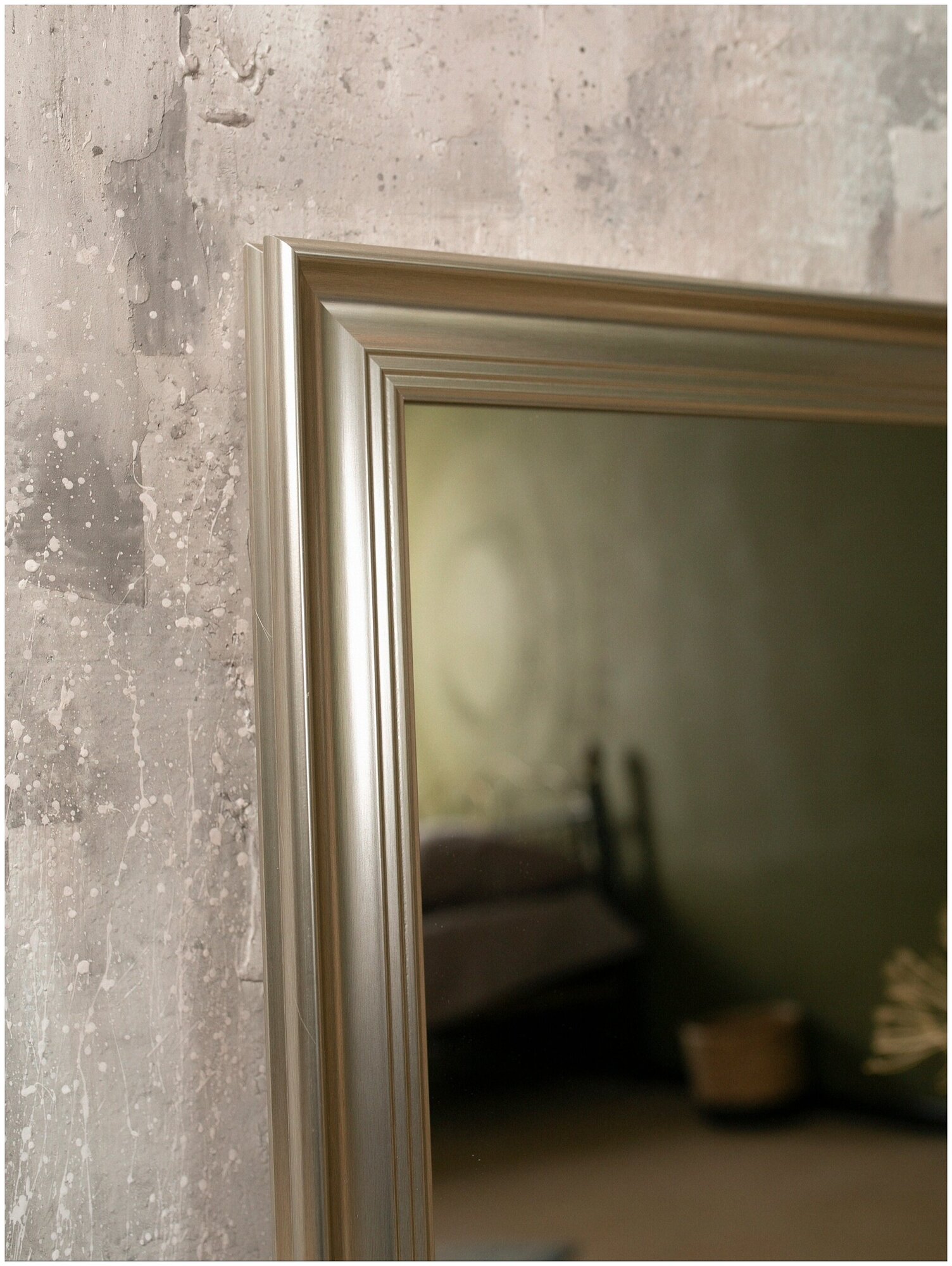 Зеркало в багетной раме Серебро 77х60 см - фотография № 3