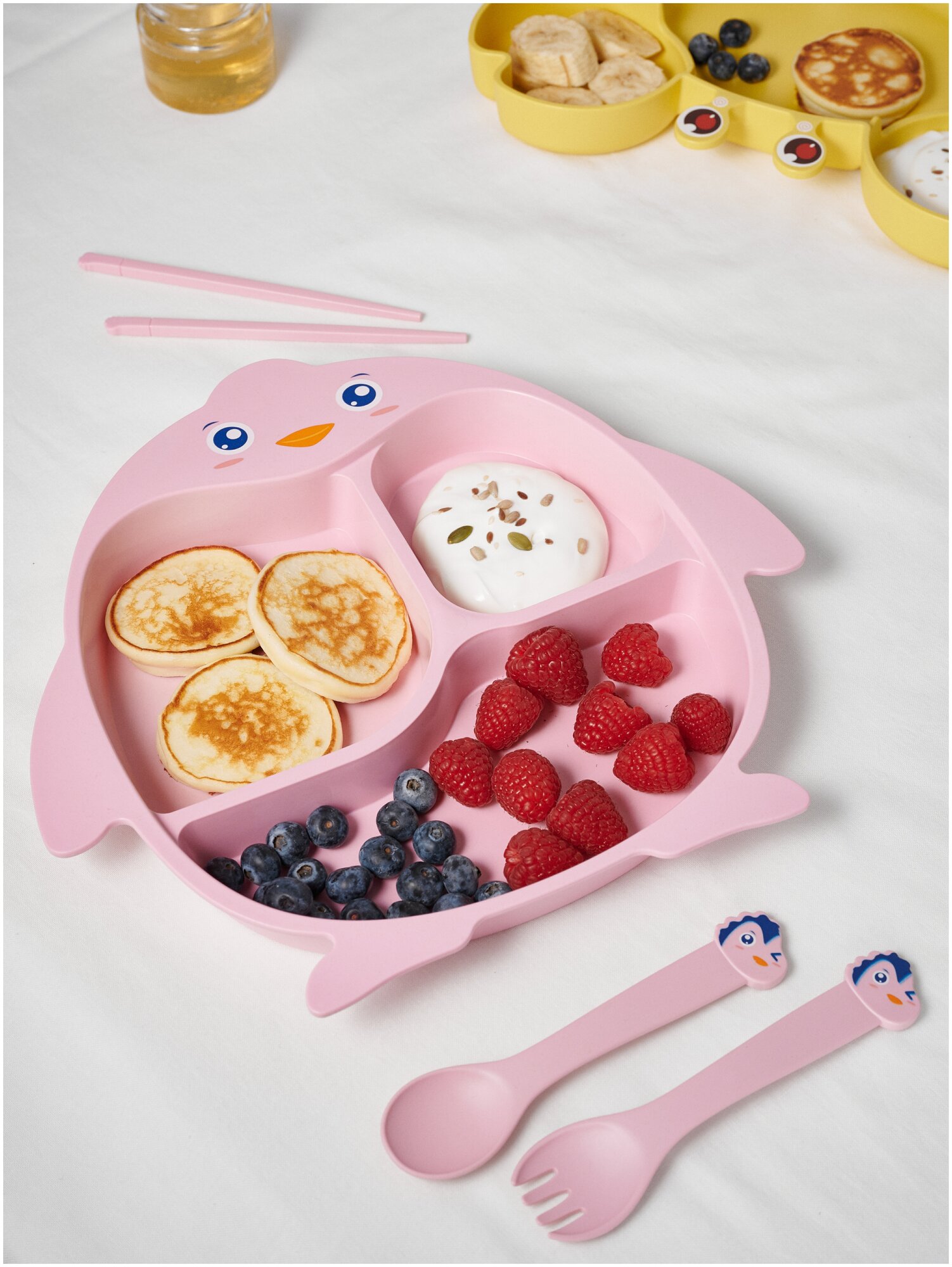 Детская посуда Набор Пингвиненок детская тарелка, ложка, вилка, розовый