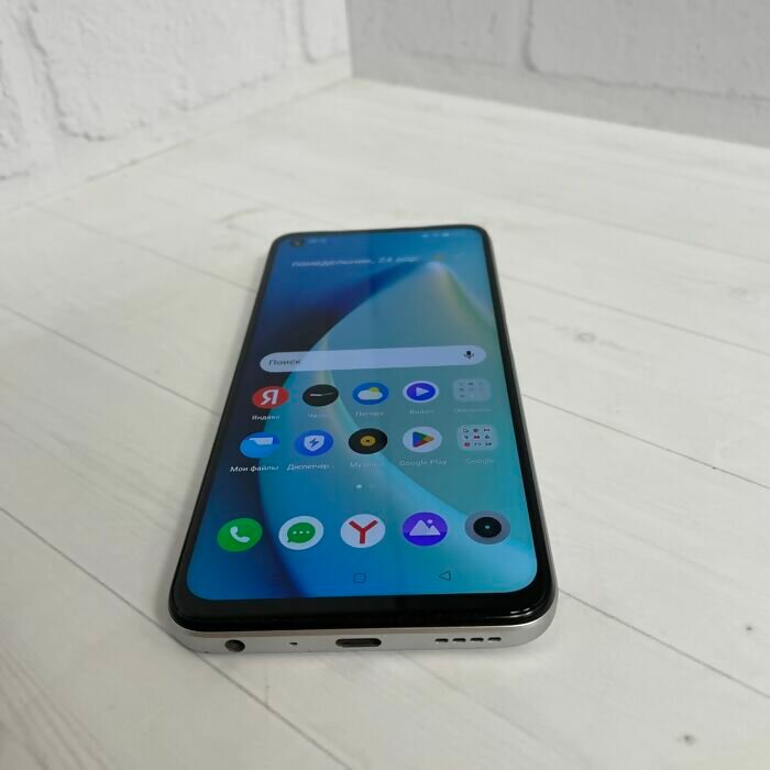 Смартфон Realme 9 5G 4/128Гб/Белый