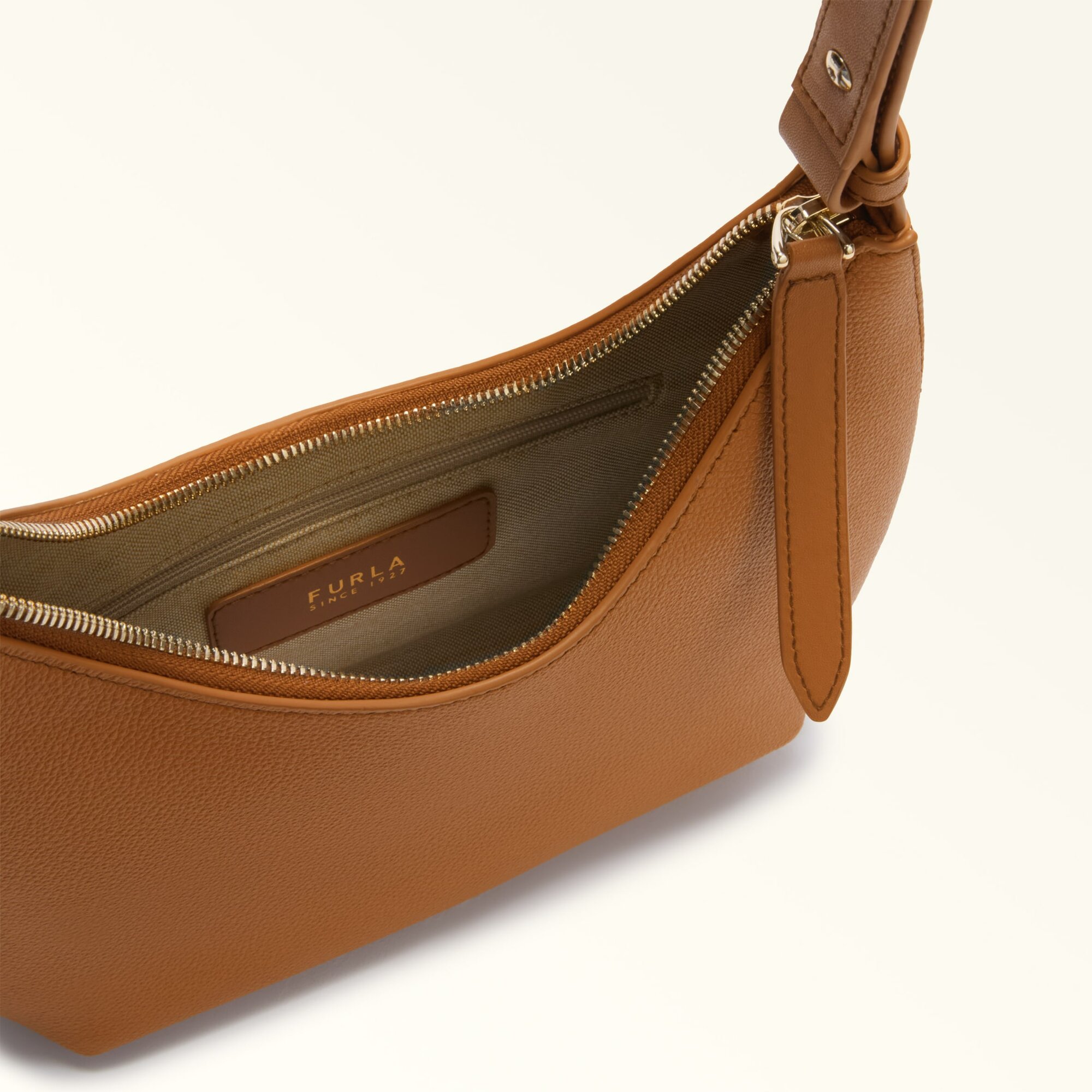 Сумка багет FURLA FURLA GOCCIA S SHOULDER BAG, фактура зернистая, коричневый — фото 1