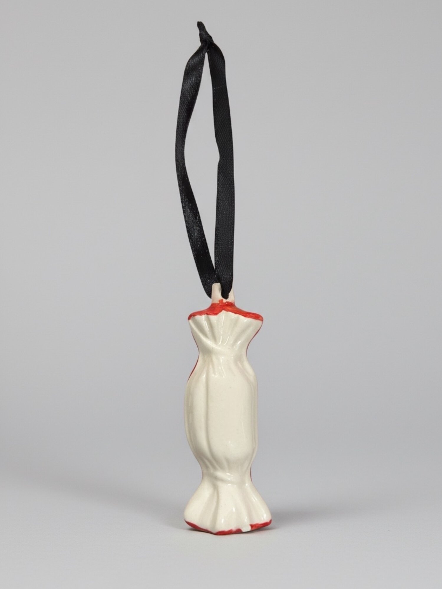 Ёлочная игрушка конфета белая с красным «Карамелька», керамика