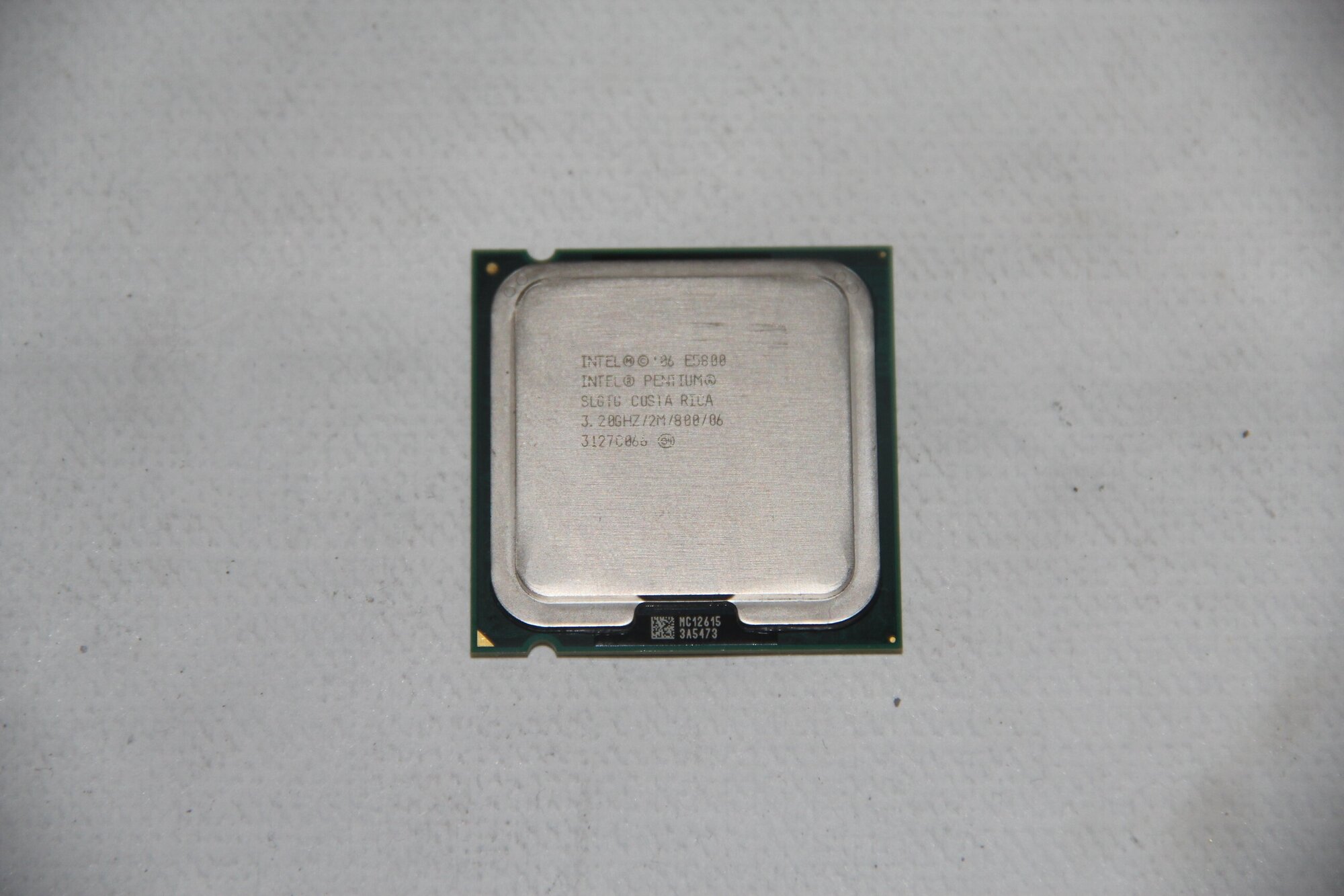 Процессор Intel Pentium E5800 Wolfdale LGA775,  2 x 3200 МГц, OEM