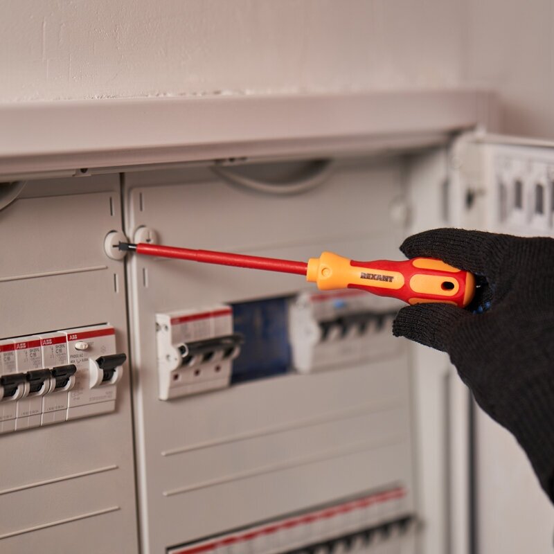 фото Отвертка REXANT Электрика SL4x100 мм 12-4712