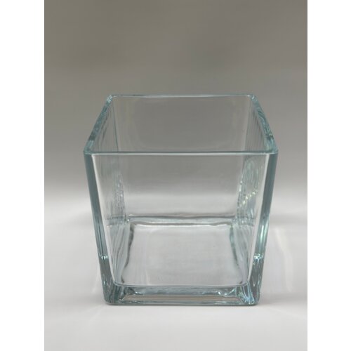 Ваза квадратная