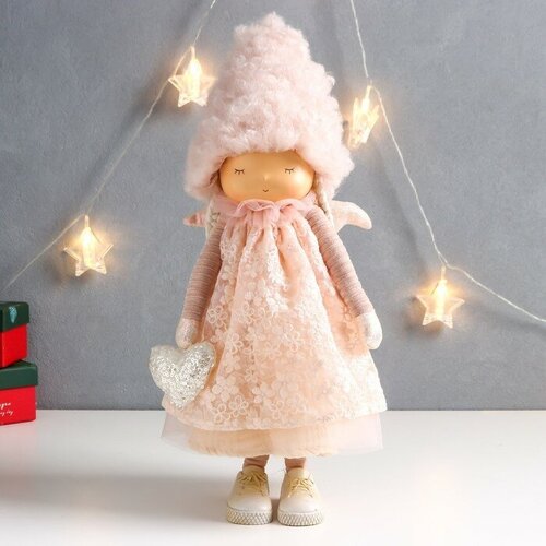Кукла интерьерная Девочка в розовом платье и шапочке с сердечком 16х13х42 см