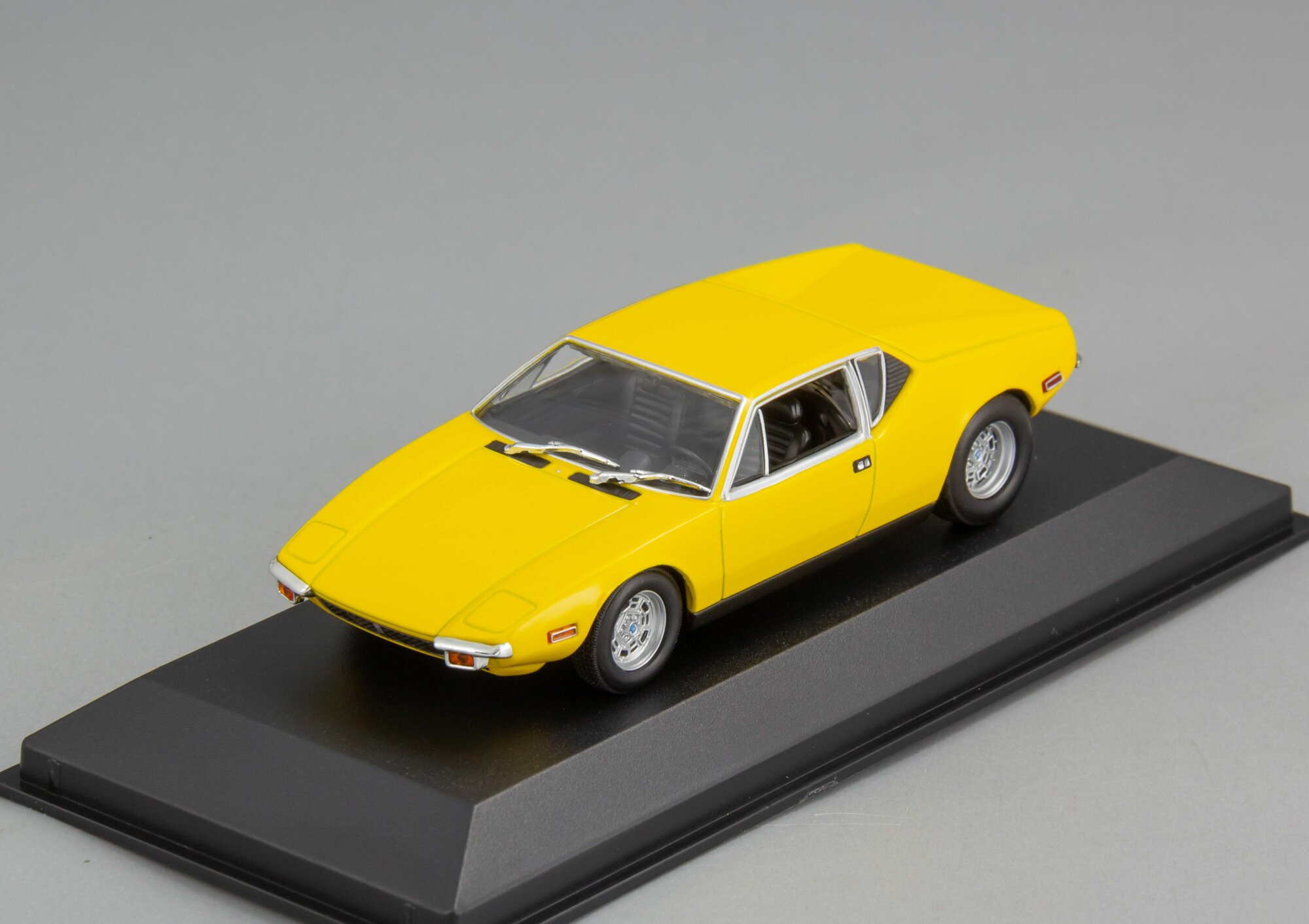 Масштабная модель De Tomaso Pantera - 1974