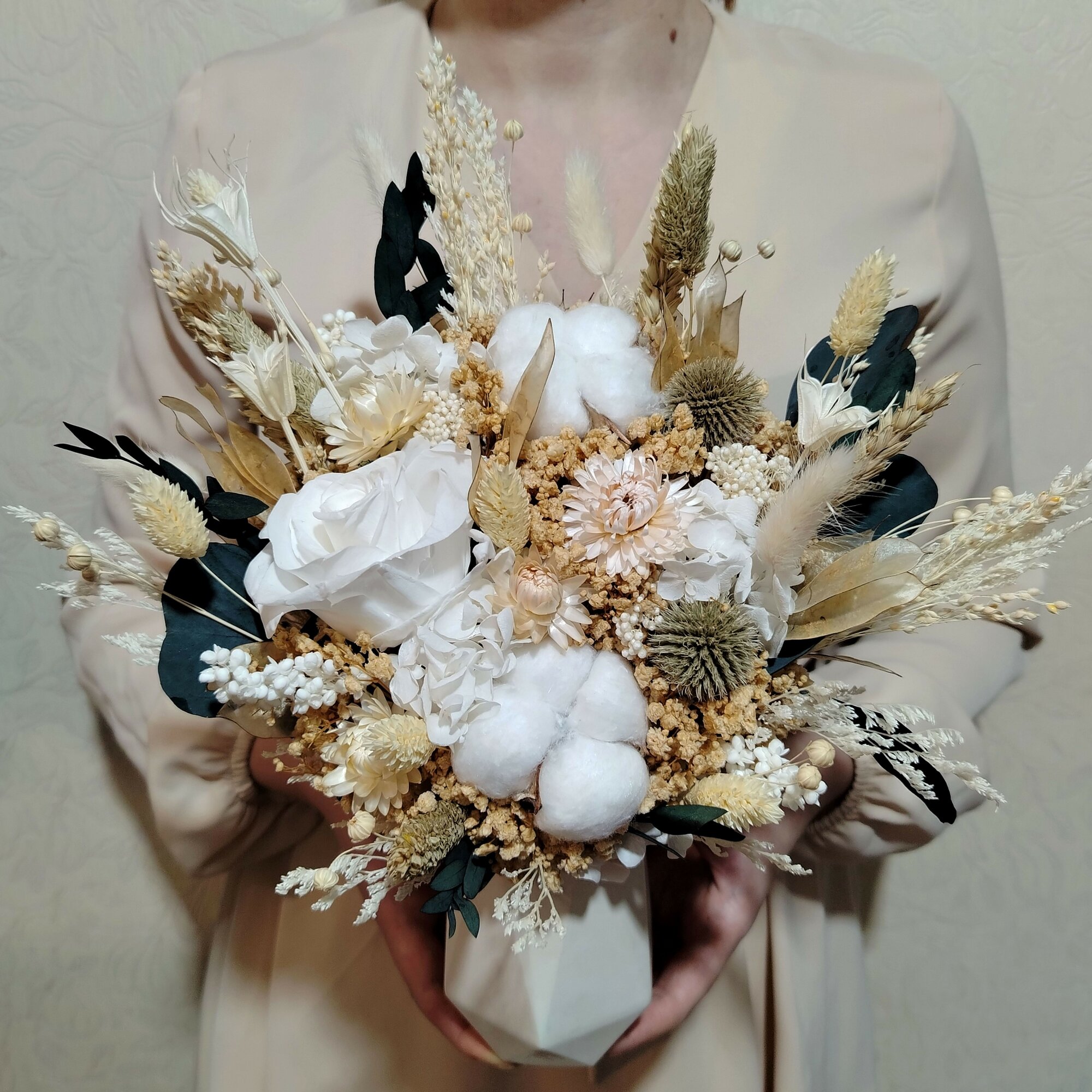 Композиция Floral Accord "Бежевая роза" сухоцветы стабилизированные высота 28см ширина 22см