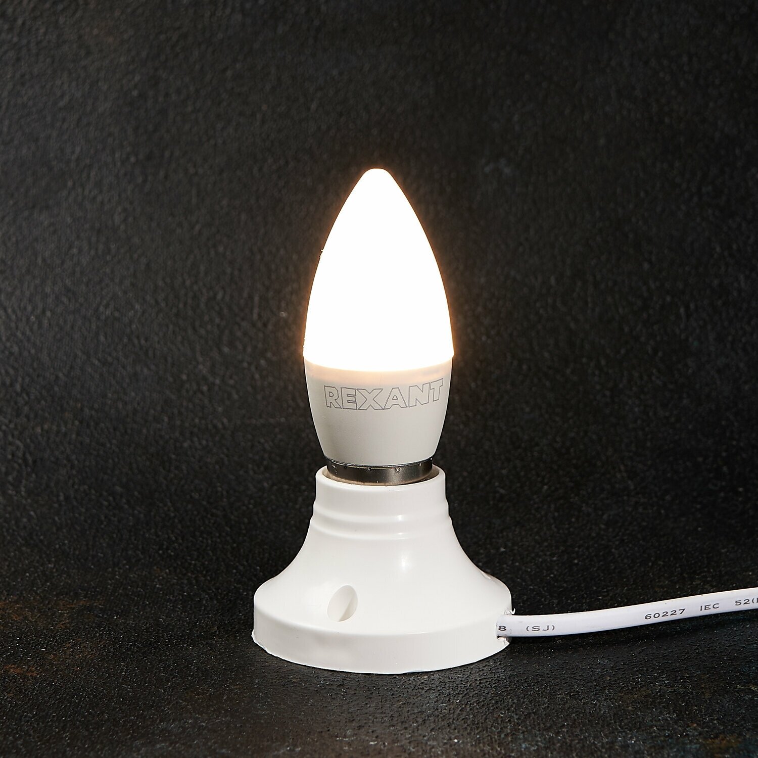 Лампочка E27, светодиодная, набор, Свеча CN, 7,5 Вт, Яркость 713 Лм, 2700 K теплое свечение, в комплекте 3 штуки