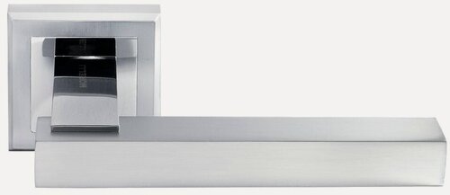 Изображение товара Ручка дверная Morelli MH-37 SС/CP-S белый никель/хром, ручки для межкомнатных дверей на квадратной накладке комплект 1 шт, фурнитура