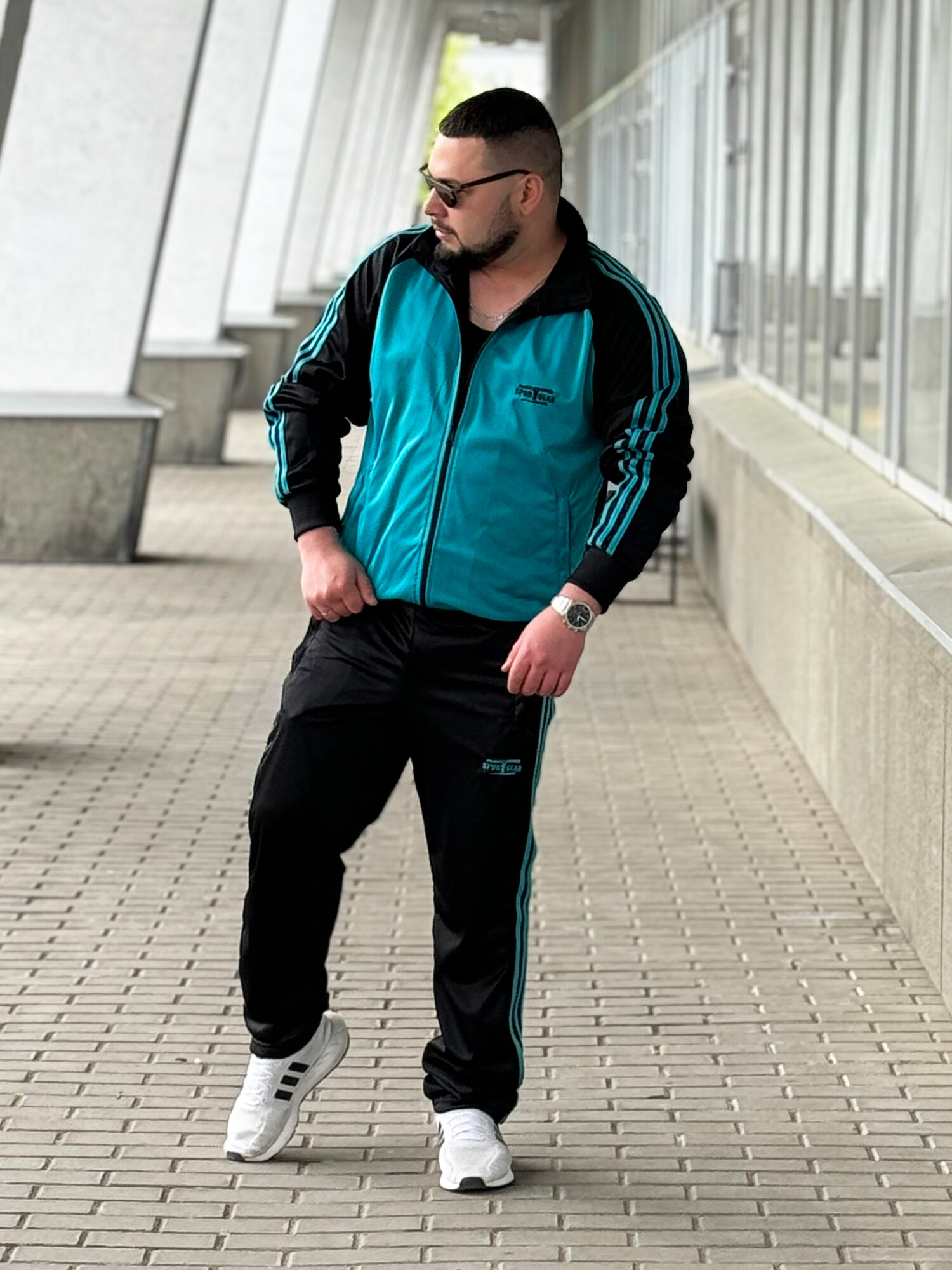 Костюм спортивный