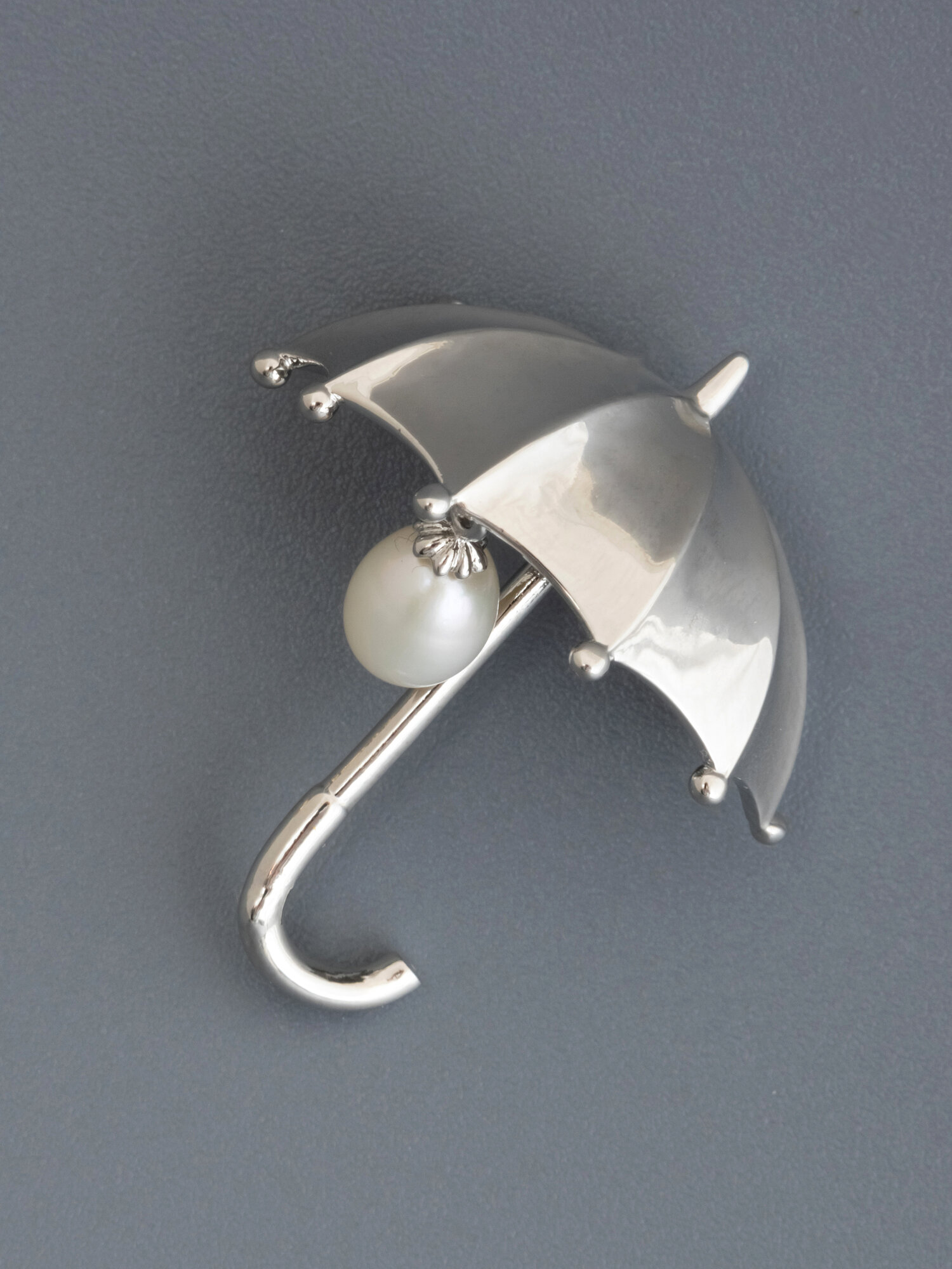 Брошь ЖемАрт, жемчуг пресноводный культивированный, 1 шт., белый/серебристый — фото 1