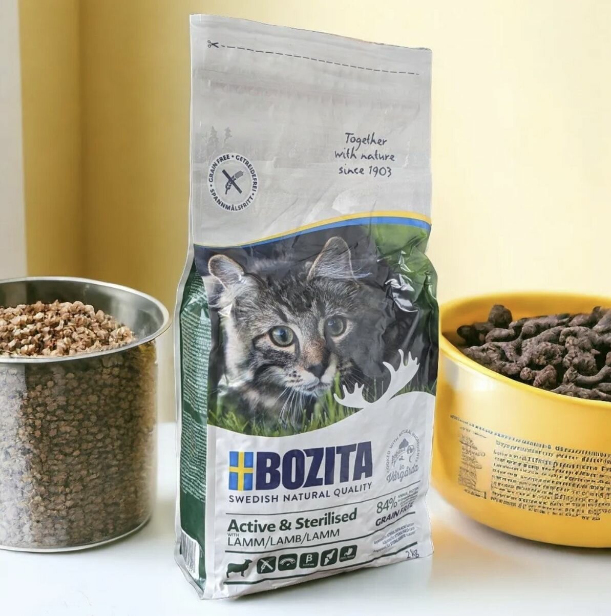 Сухой корм для кошек BOZITA ACTIVE & STERILIZED мясо ягненка 2кг