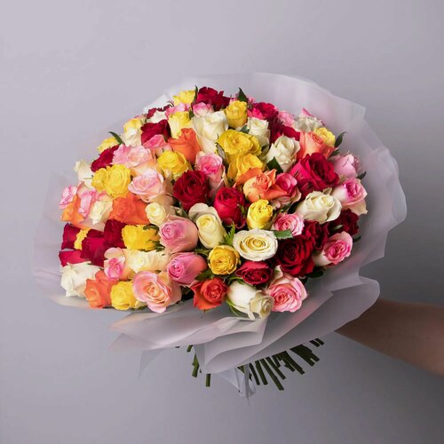 Изображение товара Букет из разноцветных роз 101 шт Высота 40 см в коробке и аквабоксе от "Простоцветы"