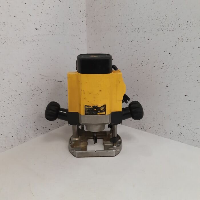 Фрезер DeWalt DW615 - фото №6