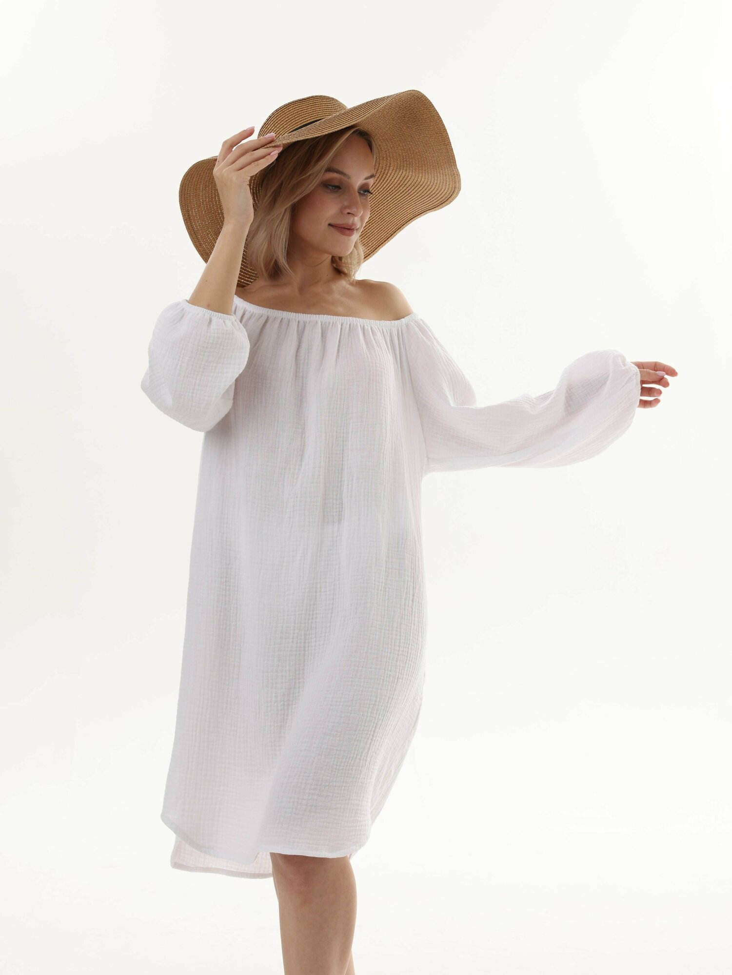 Белая свободная туника из муслина для женщин, единый размер 42-46 - фотография № 3