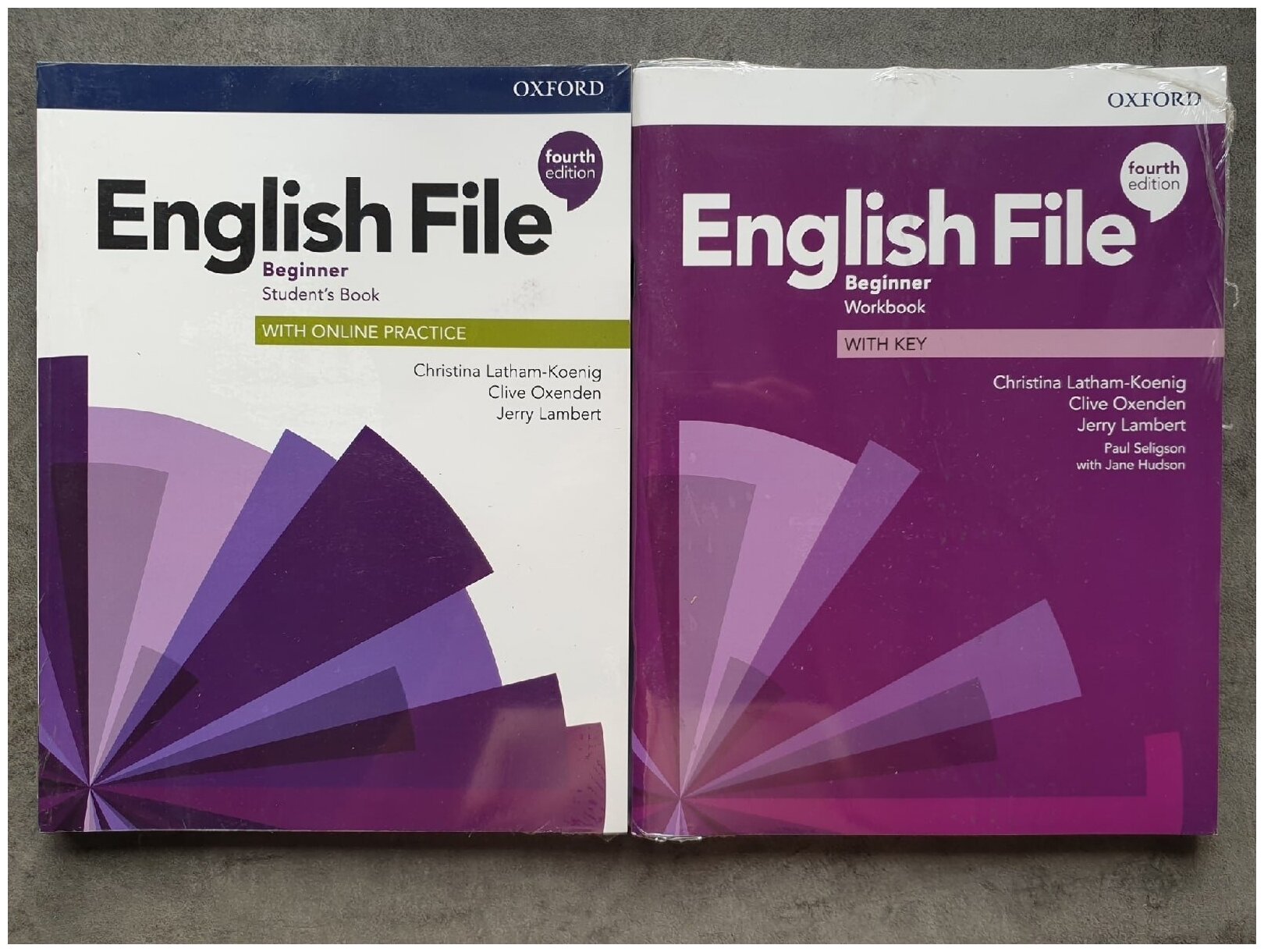 Комплект English File Beginner 4-th edition: Student's Book and Workbook (учебник и рабочая тетрадь, 2 книги) + CD-диск. Без кода к онлайн-версии