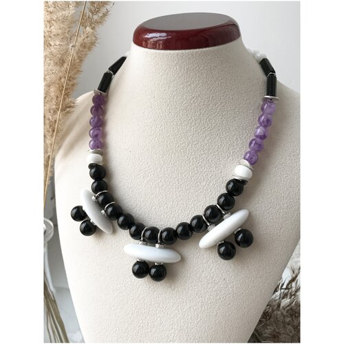 Колье женское из натуральных камней