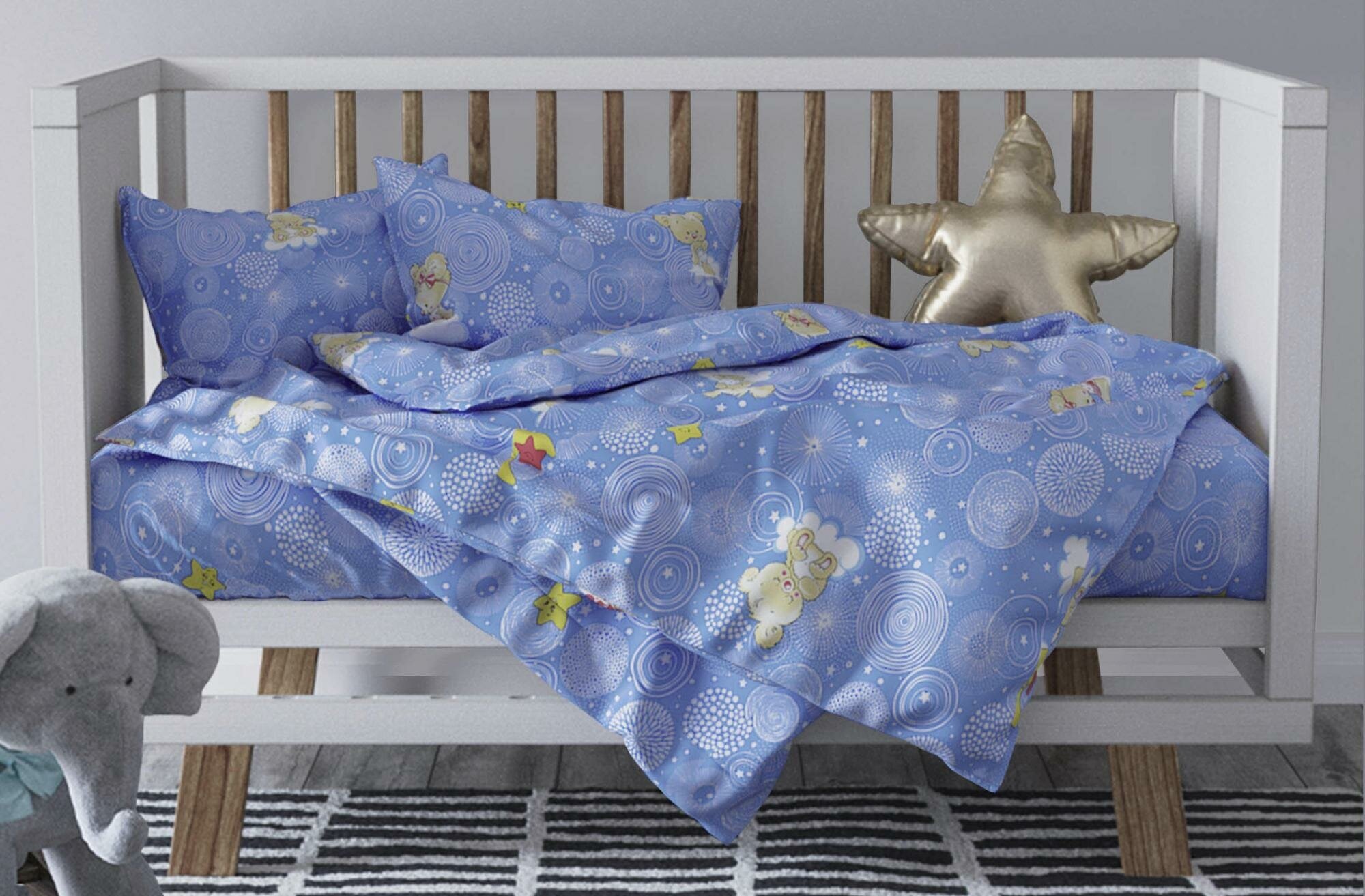 Детское постельное белье бязь мишки на облаках вид 4 голубой Ясли (в детскую кроватку)