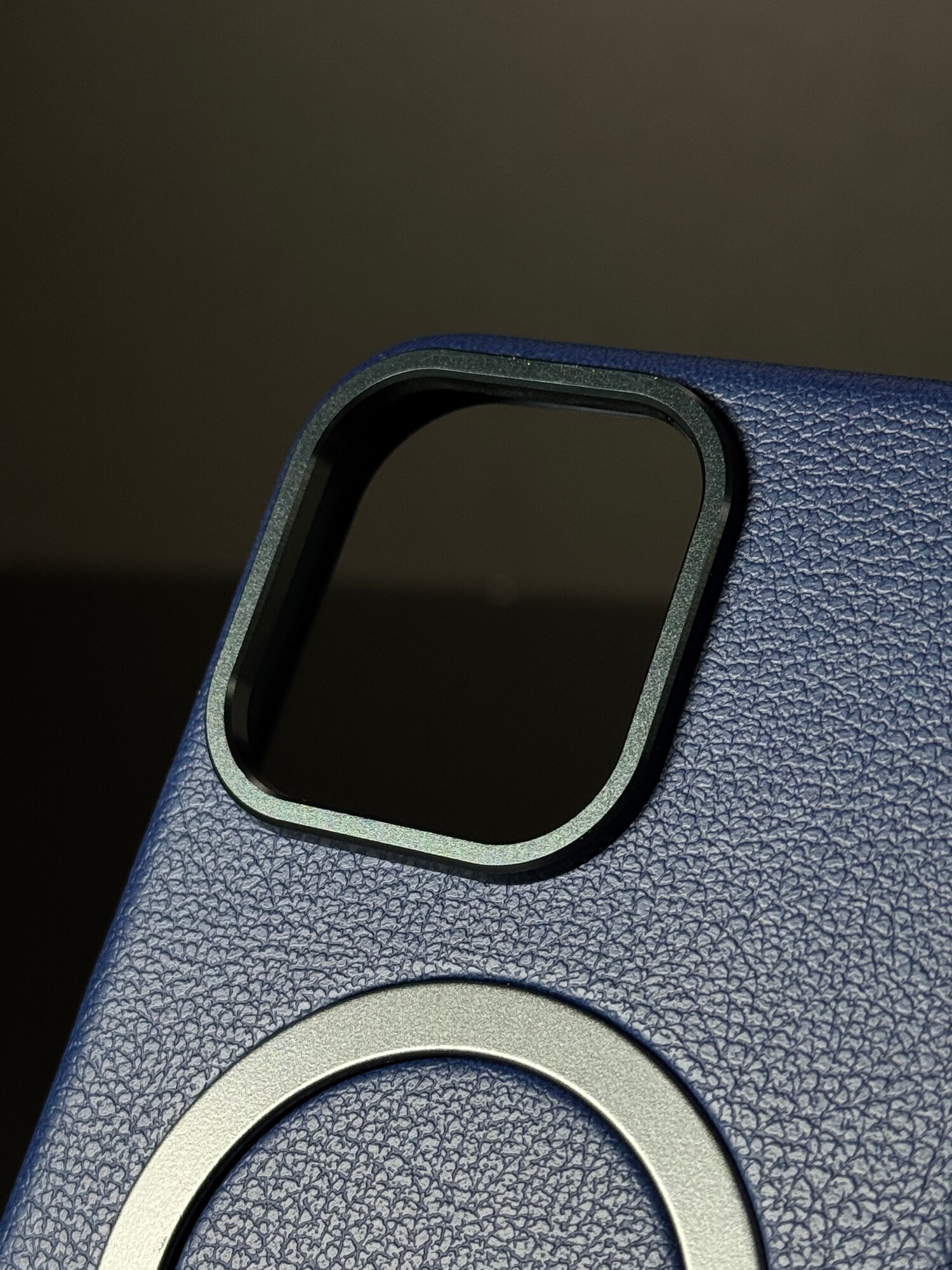 Чехол Protective case Айфон 16 Про Макс / чехол iPhone 16 Pro Max с MagSafe, синий, кожаный — фото 1