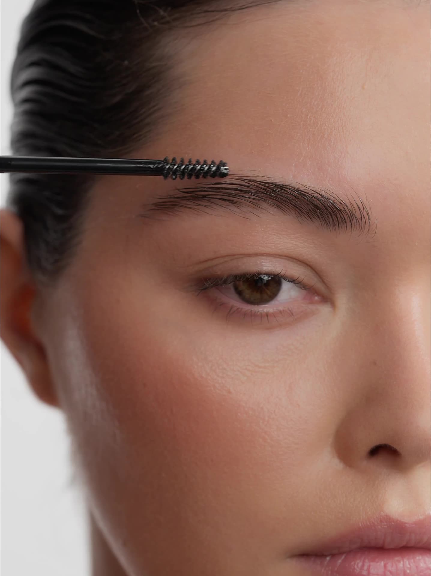 Прозрачный гель-фиксатор для бровей SHIK PRO BROW BAR SUPER FIX GEL с щеточкой суперфиксирующий — фото 1