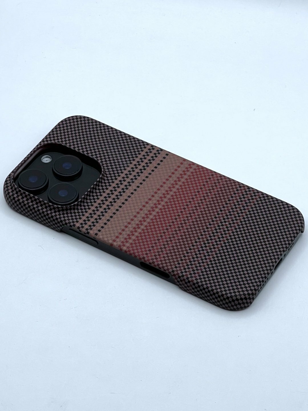 Чехол с карбоновой текстурой, совместимый с, для iPhone 16 Pro MAX — фото 1