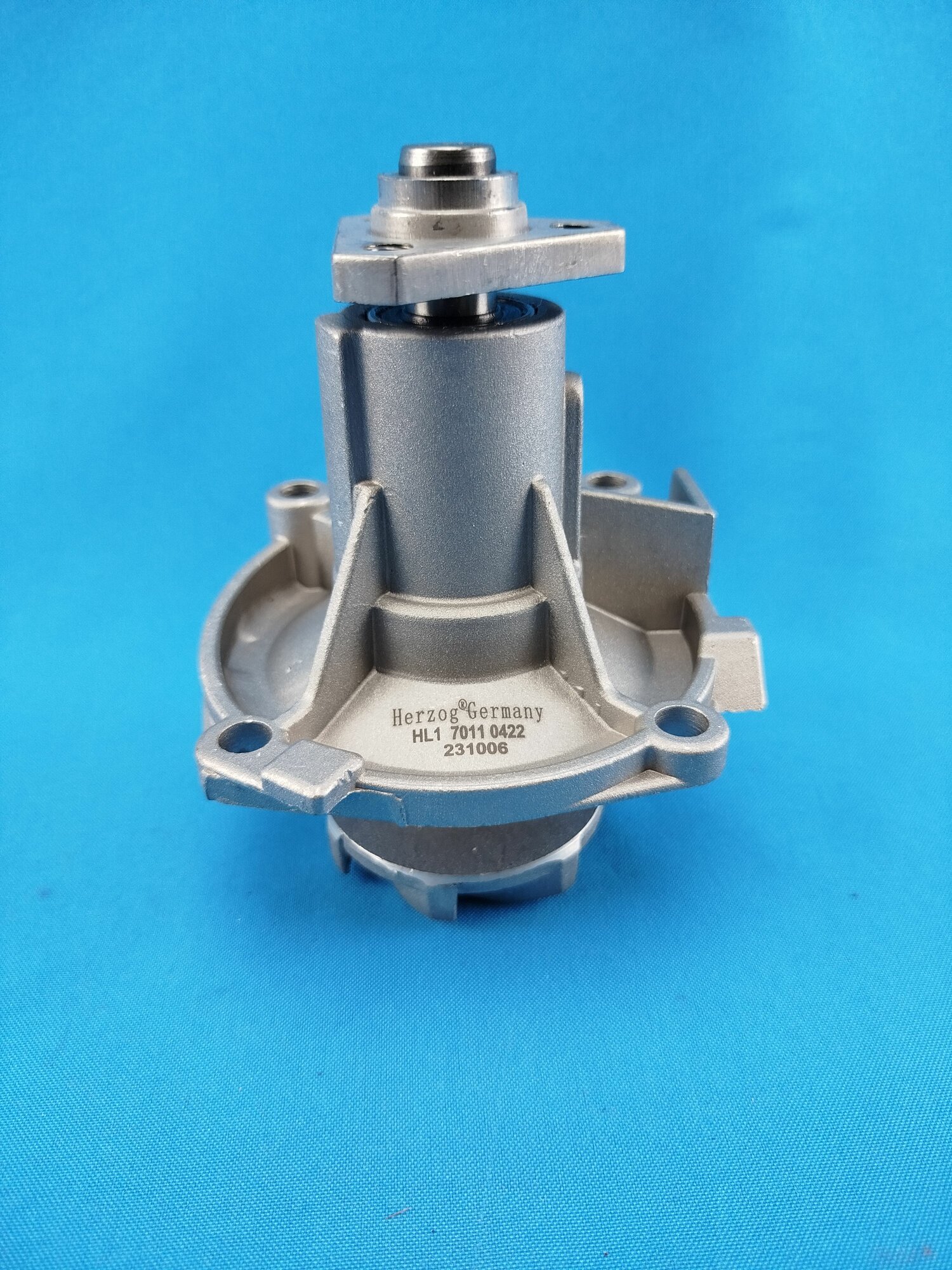 Помпа "HERZOG" для автомобилей ВАЗ 2101-07, Нива — фото 1