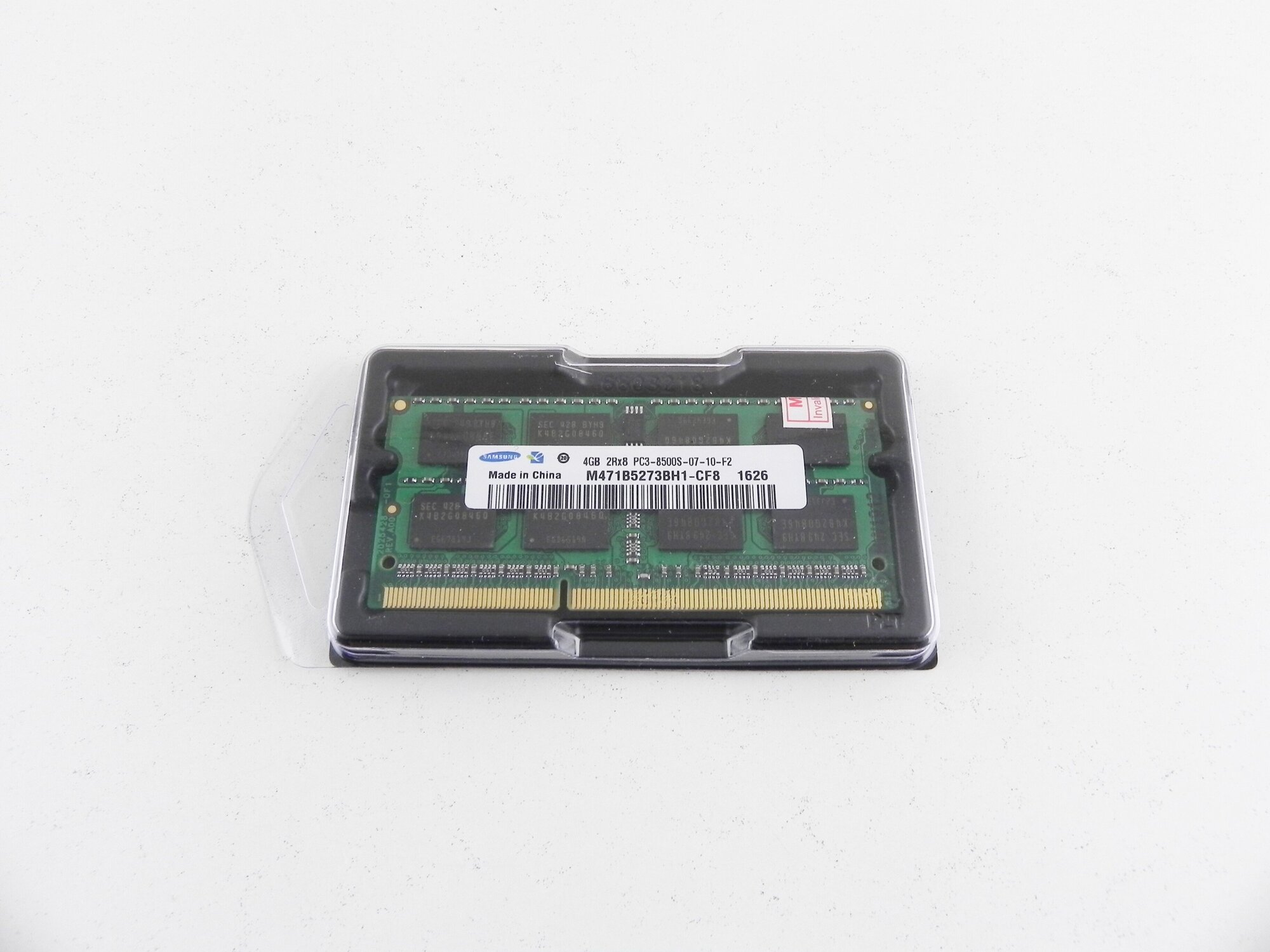 Оперативная память Samsung 4 ГБ DDR3 1066 МГц SODIMM CL7 M471B5273BH1-CF8