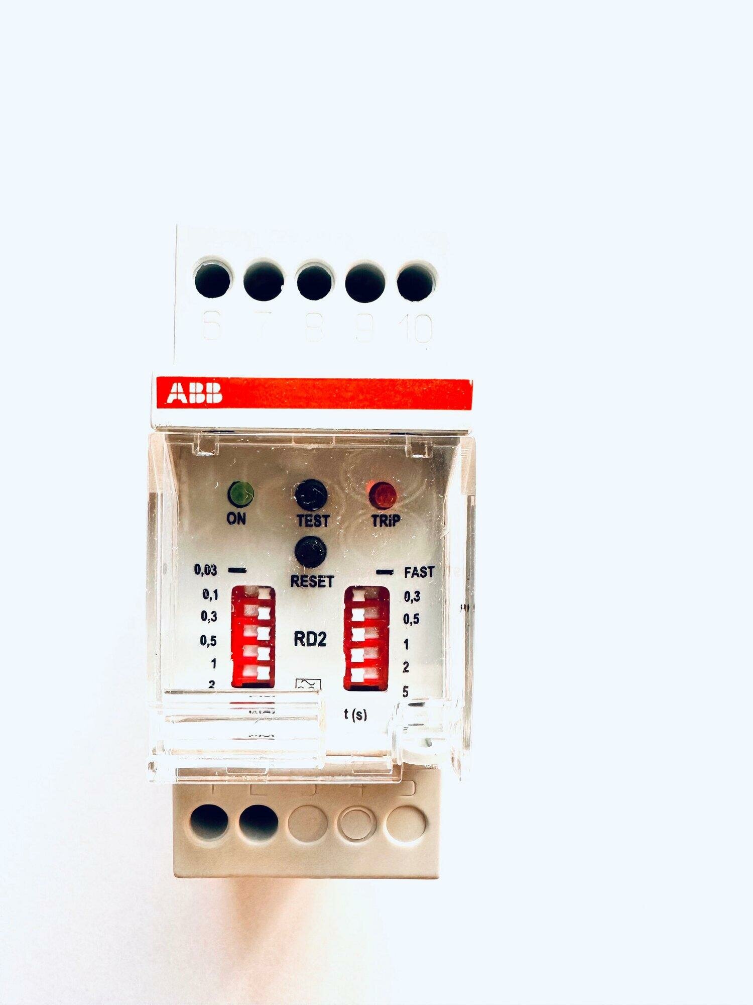 Реле дифференциальное ABB RD2, для защиты электроустановок, AC