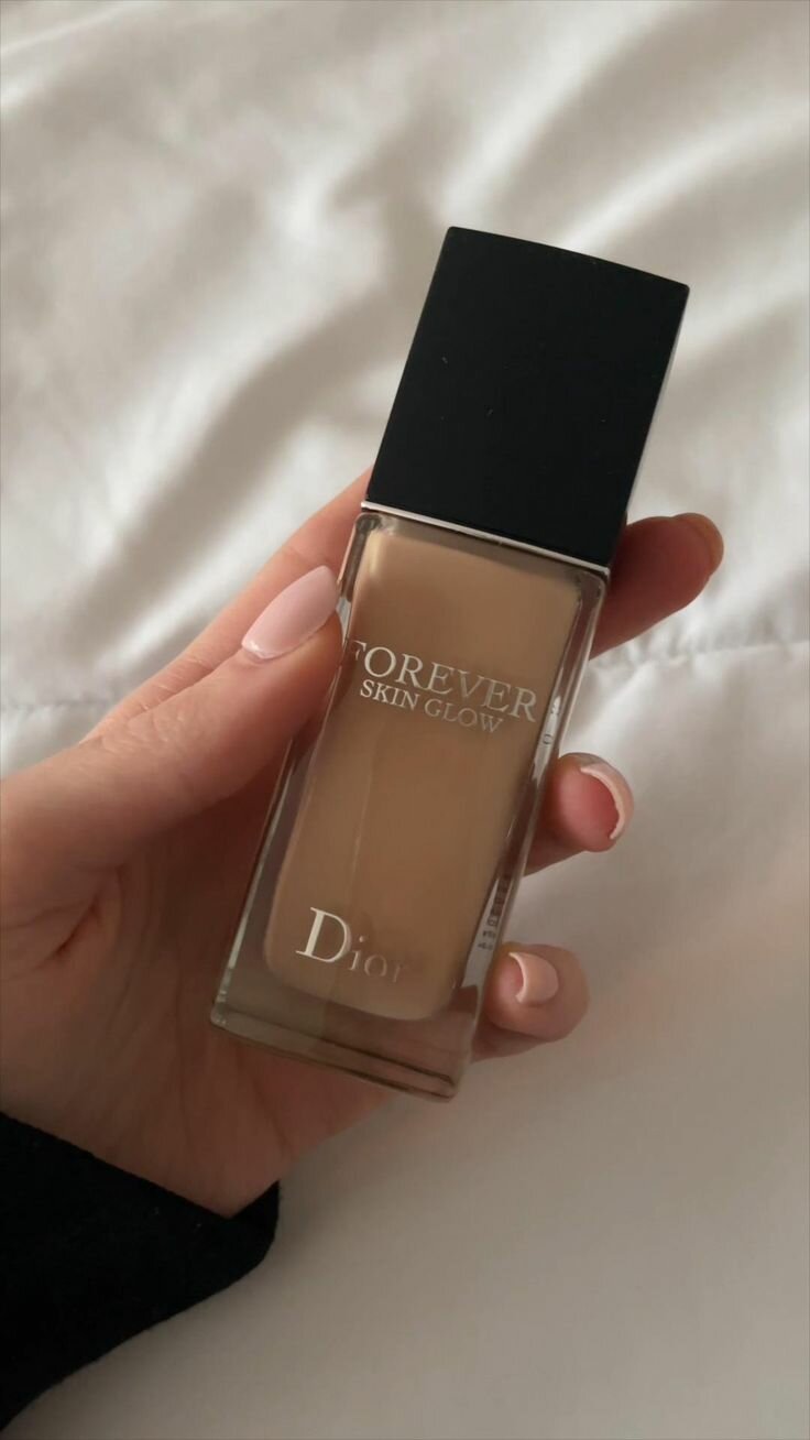 Тональный крем Dior Forever Skin Glow для лица, с дозатором, с сияющим финишем, 30 мл, 0N, SPF 15 — фото 1