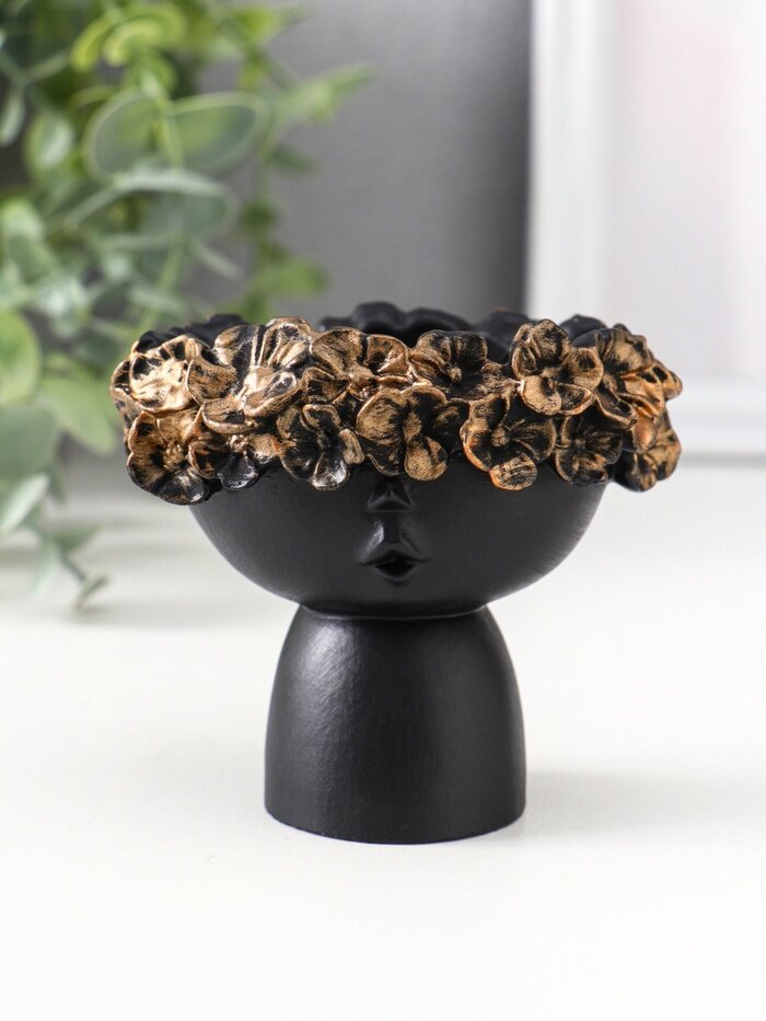 Подсвечник на 1 свечу «Девочка в венке малая» 7.5×9×8 см чёрный