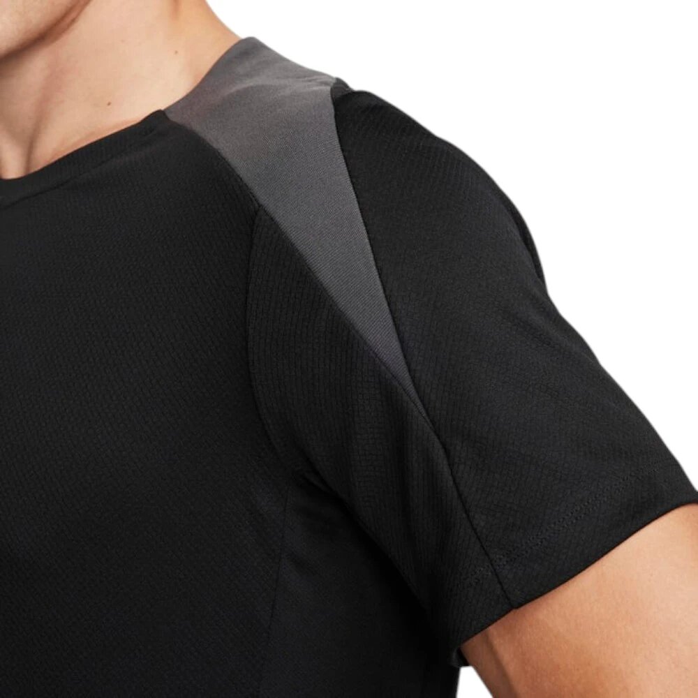 Футболка NIKE, размер S , черный — фото 1