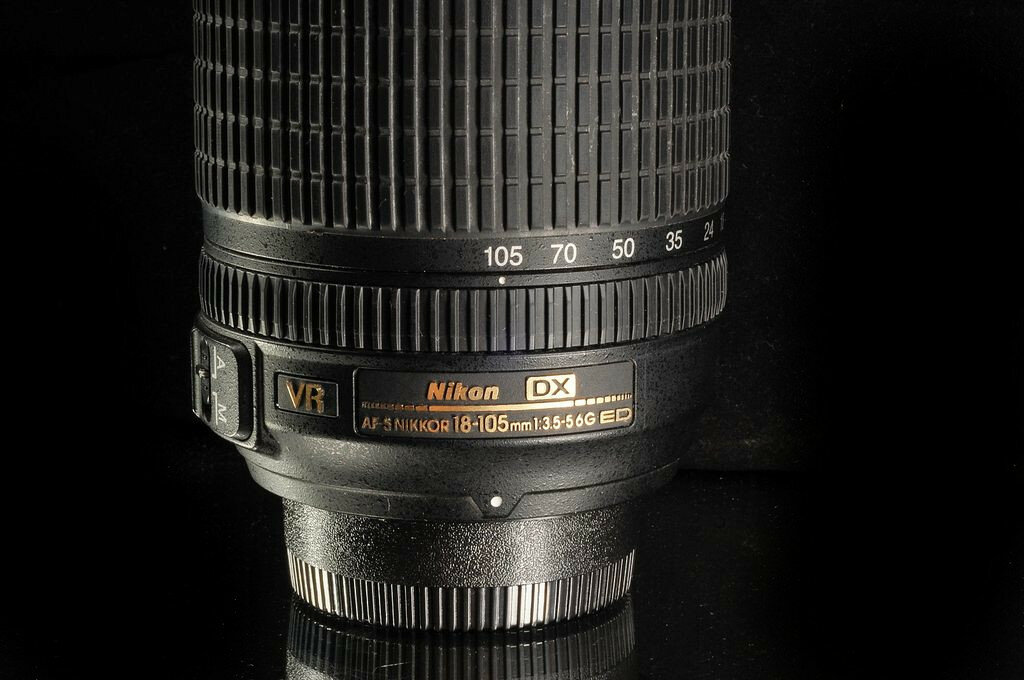 Объектив Nikon 18-105mm f/35-56G AF-S ED DX VR Nikkor