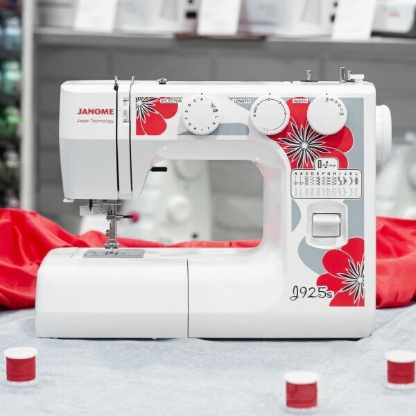 Швейная машина Janome J925S