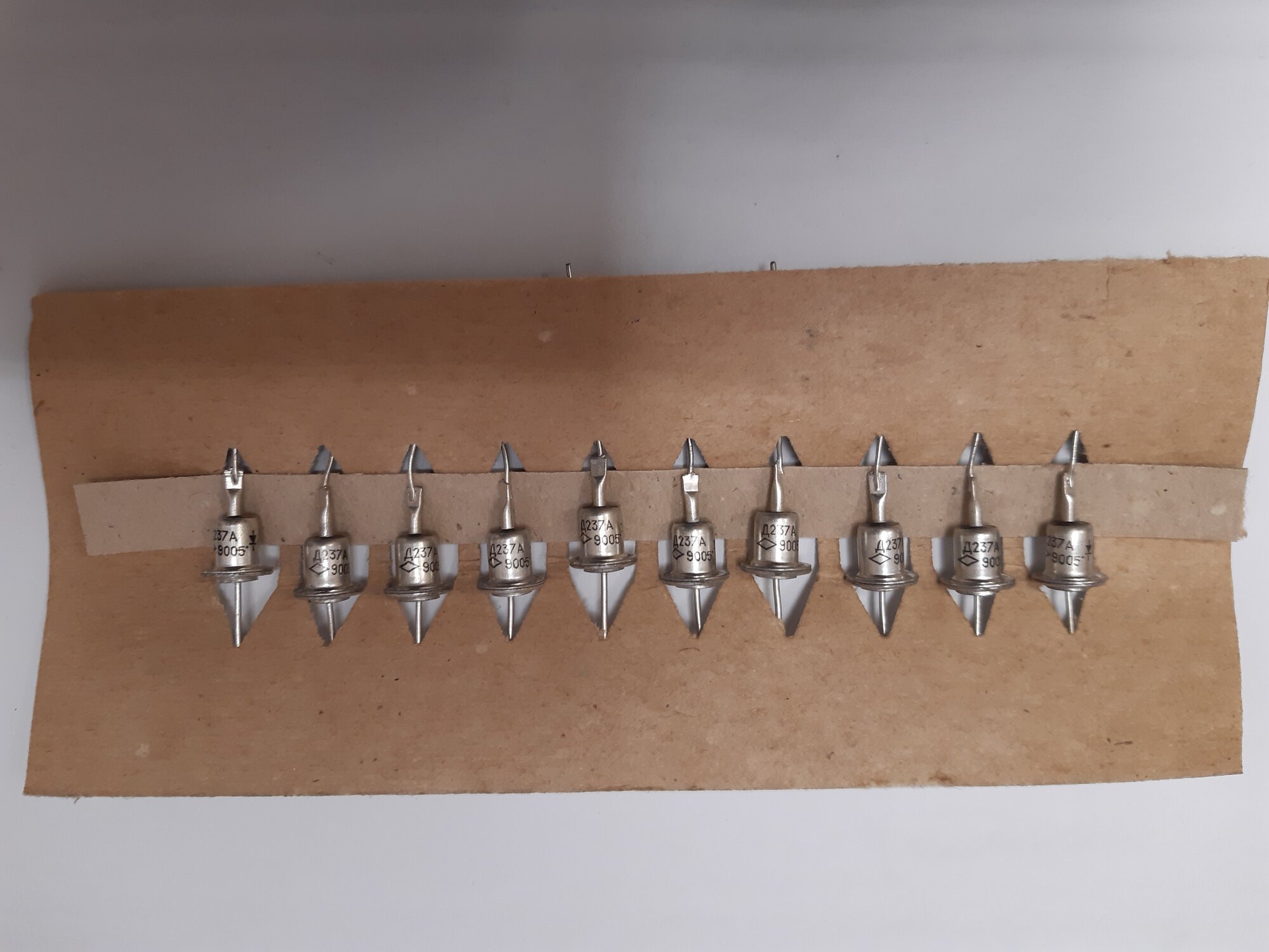 Диод Д237А (комплект 10 штук) 1990г