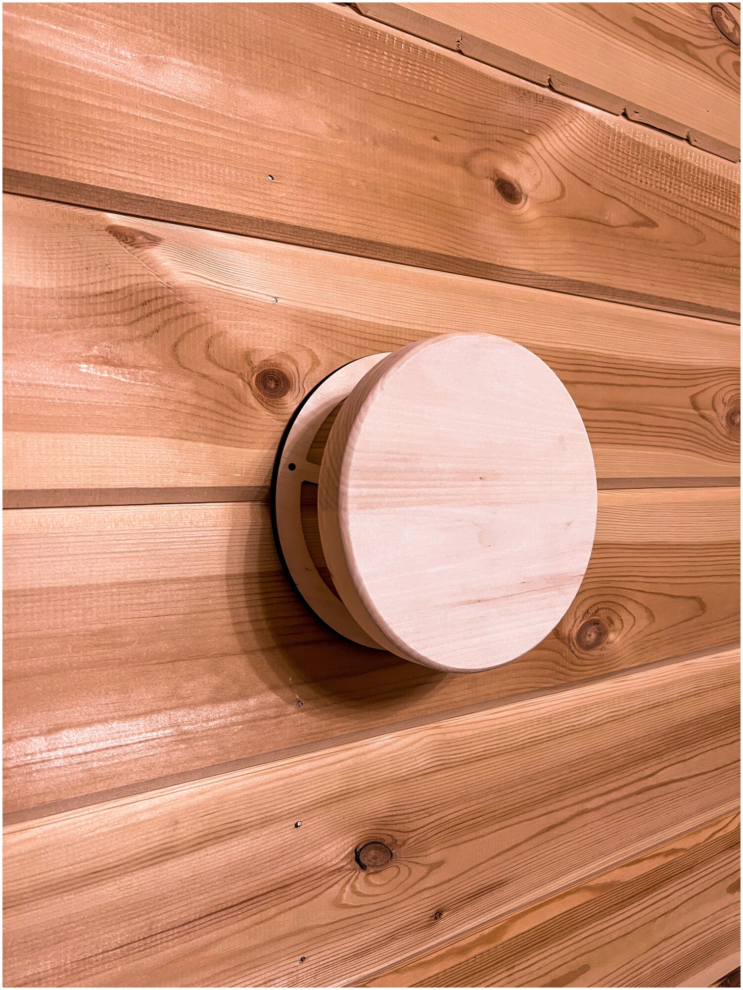 Вентиляционный клапан из липы D=10 см, поворотный с деревянным основанием для бани - фотография № 1