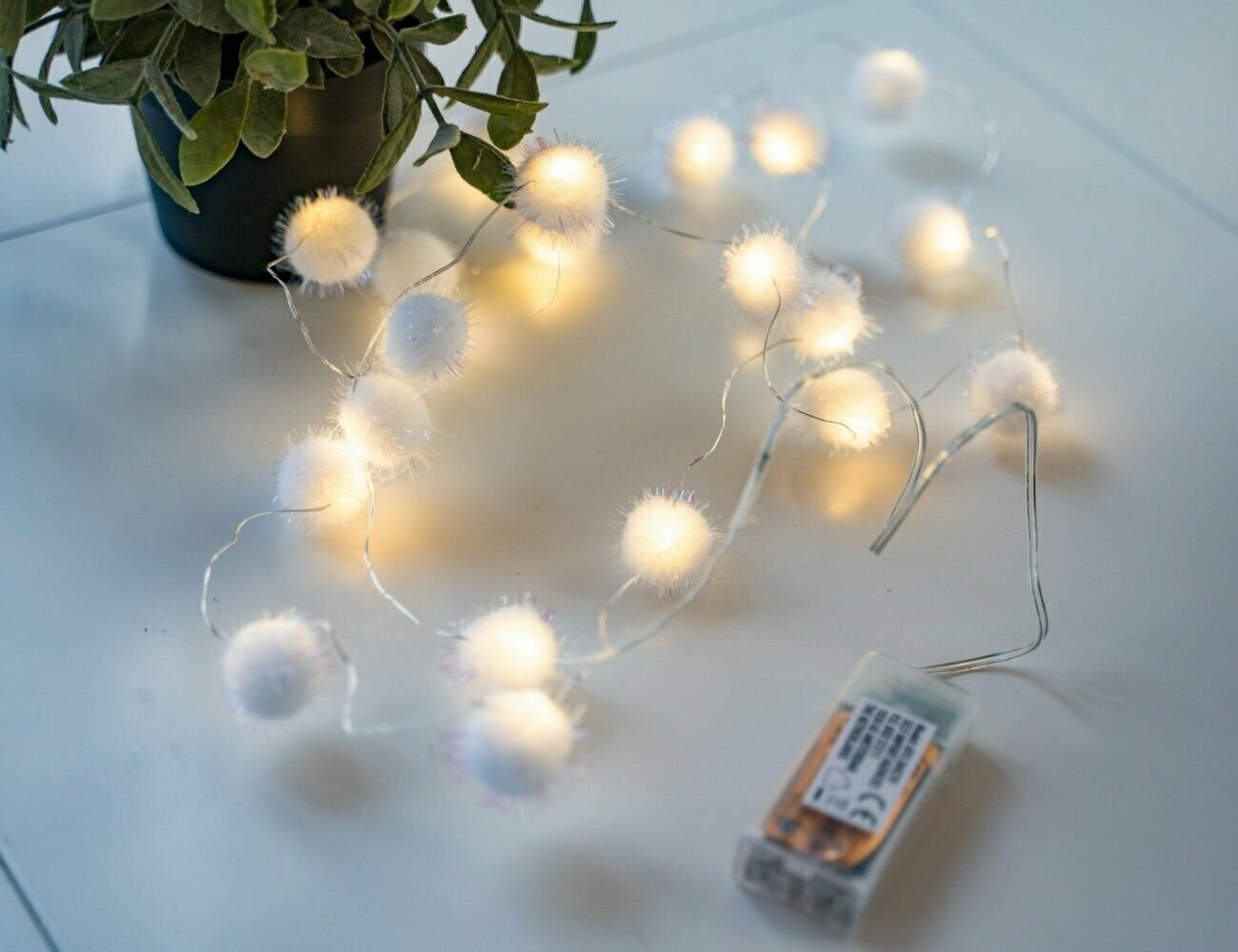 Электрогирлянда 20 тёплых белых LED-огней, 1.9+0.3 м, таймер, батарейки, Koopman International